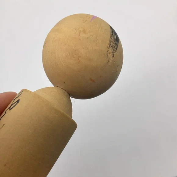 TWO VINTAGE WOOD JAPANESE KOKESHI DOLLS - Picture 13 of 13